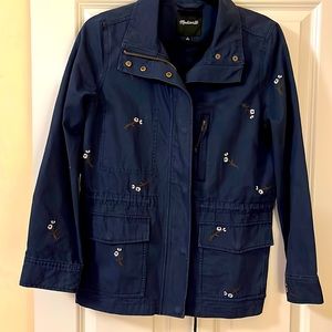 Madewell women’s zipper and snaps dark Blue parka jacket w/ white daisy flowers.